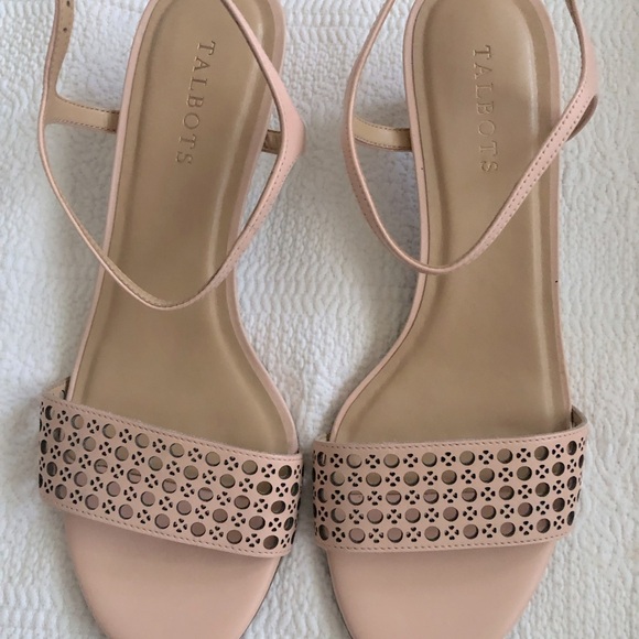 Talbots Pila Perforated Cameo Pink Kitten Heels Size 10 - Picture 3 of 6